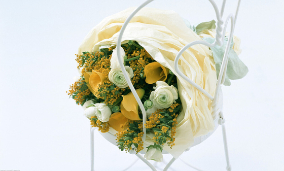結婚祝いの多彩な花の袖のNon-woven包装紙包むシート